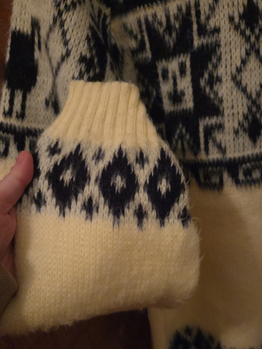 Alpaca Sweater - Picture 6 of 11